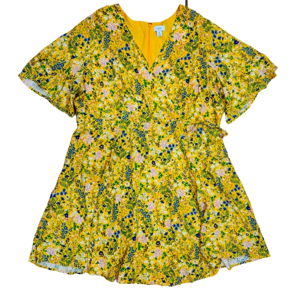 Plus size Floral faux wrap dress